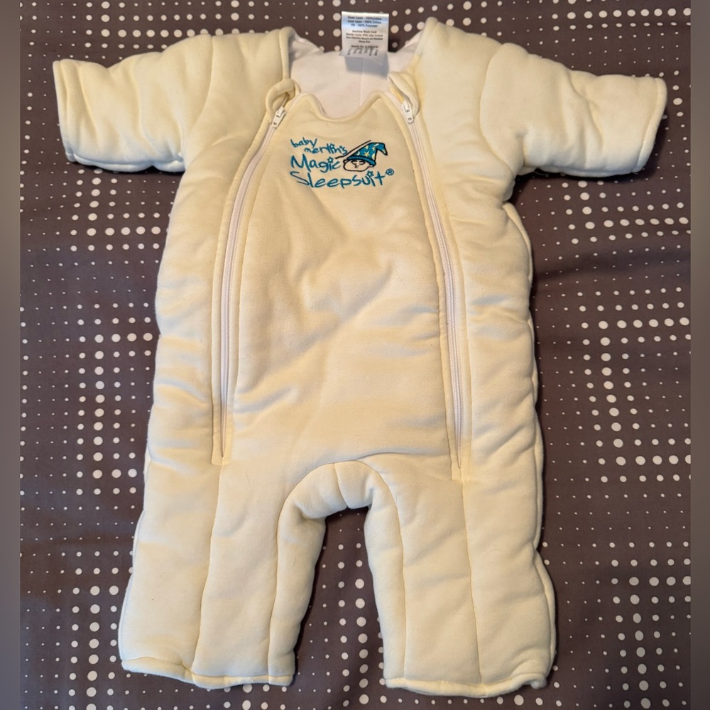 NWOT Baby Merlin's Magic Sleep Suit Size Large (6-9 months /18-21 lbs)